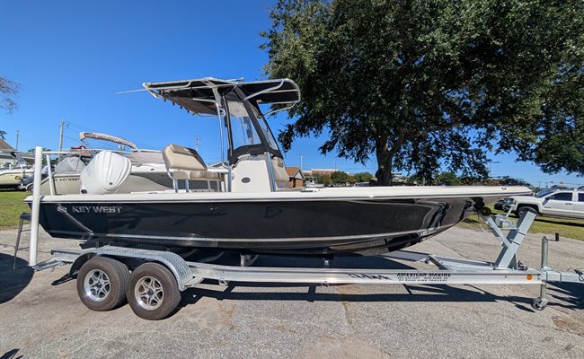 2024 Key West 230 Bay Reef Black